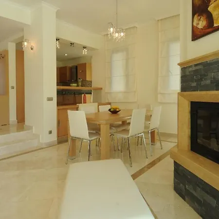Villa Esma At Gold City #12